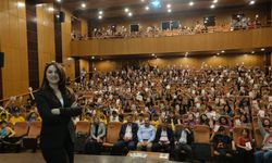 “Onikişubat Okuyor” Söyleşisinde Kelimelerin Dünyası Anlatıldı