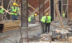 Kahramanmaraş'ta işçiler, 1 Mayıs'ta depremzedeler için tatil yapmadı