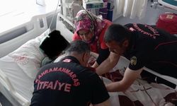 Elbistan‘da yaşlı kadının sıkışan yüzüğü kesilerek çıkarıldı