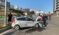 Kahramanmaraş’ta iki otomobil çarpıştı: 1 yaralı