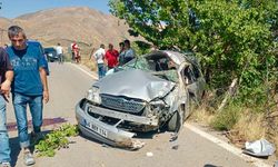 Nurhak’ta ehliyetsiz sürücü ağaça çarptı: 1 ağır 3 yaralı