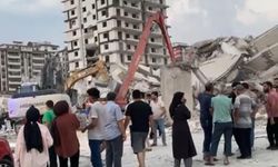 Kahramanmaraş'ta yıkımını yaptığı binanın altında kalan operatör öldü