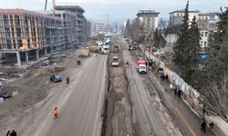 Kahramanmaraş’ta yol güvenliği için kaldırımlar da elden geçiriliyor