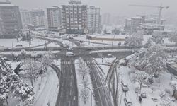 Büyükşehir Yolları Ulaşıma Açık Tutmak İçin Durmaksızın Görev Başında