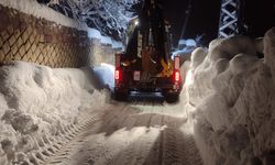 Kahramanmaraş’ta kar mesaisi: Belediye ekipleri 7/24 sahada