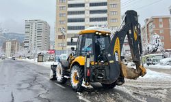 KASKİ 28 araçla karla mücadeleye katıldı