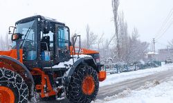 Büyükşehir, Kuzey İlçelerde 48 Araçla Karla Mücadelesini Sürdürüyor