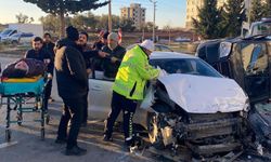 Kahramanmaraş’ta çift taraflı trafik kazası: 3 kişi yaralandı