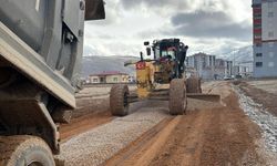 Elbistan’da vatandaşın çamur isyanı sonuç verdi: Yol yapıldı