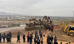 Kahramanmaraş’ta taş ocağında kamyon devrildi: 1 kişi hayatını kaybetti