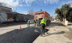 Dulkadiroğlu Hacı Murat Caddesi'nde asfalt tamiri sürüyor