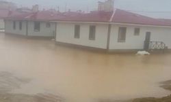 Göksun’da sağanak sonrası evleri su bastı