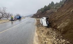 Kahramanmaraş Dulkadiroğlu’nda otomobil devrildi 3 kişi yaralandı