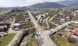 Türkoğlu Şekeroba’da köprü genişletildi ulaşım rahatladı