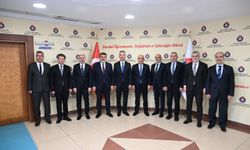 AK Parti Heyetinden Rektör Okumuş’a hayırlı olsun ziyareti