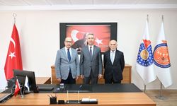 İnsan ve Toplum Bilimleri Fakültesi'nde dekanlık devir teslim