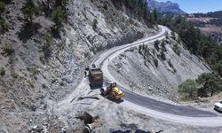Ekinözü'nde 23 kilometrelik yolda asfalt çalışması