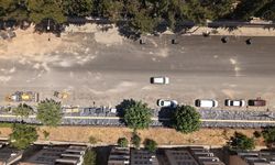 Girne Caddesi'nde modern dönüşüm: Asfalt ve yürüyüş yolları yapılıyor