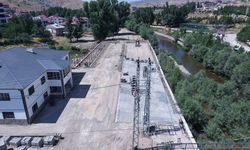 Elbistan Karahasanuşağı’nda sosyal tesis çevresine 4 bin metrekare kilit parke