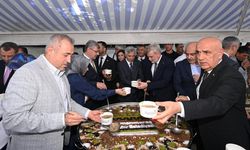 Kahramanmaraş'ta aşure bereketi: 5 bin kişiye ikram edildi