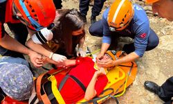 Kahramanmaraş’ta mağarada mahsur kalan çocuk kurtarıldı