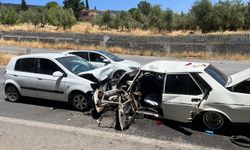 Kahramanmaraş’ta trafik kazası: İki otomobil kafa kafaya çarpıştı, 2 yaralı