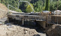 Andırın'da 53 yıllık dar köprünün yerine modern dev köprü yükseliyor