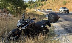 Kahramanmaraş'ta feci motosiklet kazası: Uyarı levhasına çarpan sürücü ağır yaralandı