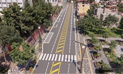 Kahramanmaraş'ta Gazneliler Caddesi'nde son kat asfalt çalışmaları sürüyor
