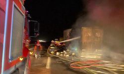 Kahramanmaraş'ta madeni yağ yüklü tır yandı