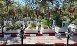Büyükşehir’den Elbistan Hocazade ve Gariplik Mezarlıklarında Bakım Mesaisi