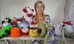 Afşin'de lise öğrencisi Zeynep hem okul masrafını çıkarıyor hem ailesine bakıyor