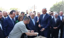 Zeyrek Döner’den Bakan Ersoy’a özel ikram