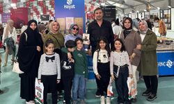 Selma Öğretmen ve öğrencileri kitap fuarında yazarlarla buluştu