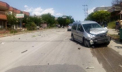 Yedikuyular yolunda kamyonun freni patladı, Ortalık savaş alanına döndü