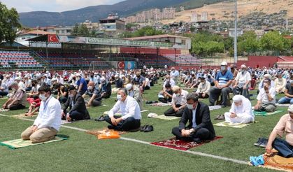 Kahramanmaraş’ta Cuma namazında alanlar doldu