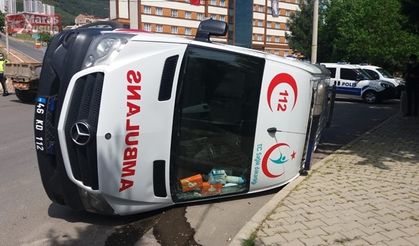 Kahramanmaraş'ta ambulans ile traktör çarpıştı 5 yaralı