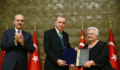 Tokatlı sanat tarihçisi, ödülünü Cumhurbaşkanı Erdoğan’ın elinden aldı