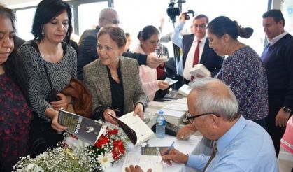 Usta yazar Ataol Behramoğlu için söyleşi ve imza günü etkinliği düzenlendi