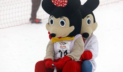 Kahramanmaraş'ta kostümlü kayak yarışması!