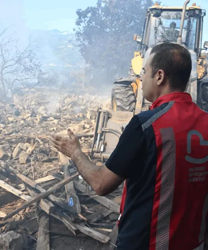 Bakan Kurum, Sındırgı Depremi’ndeki hasar boyutunu açıkladı