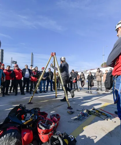 Afetlerde mahsur kalan hayvanlar unutulmayacak...