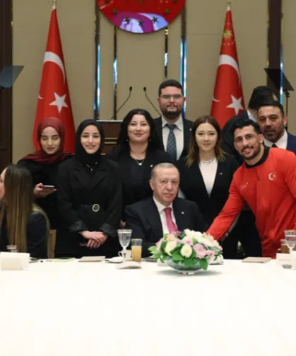 Erdoğan'dan gençliğe güven: Türkiye'yi sizlerle bugünlere getirdik