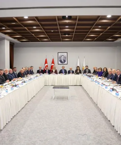 AK Parti Genel Merkezi'nde yerel yönetimler istişaresi