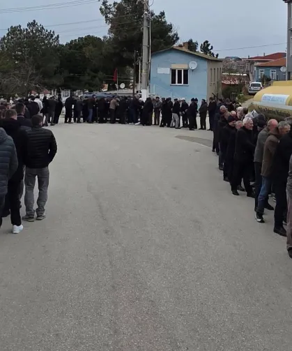 İpsala'da asırlık gelenek... Metrelerce uzayan bayramlaşma kuyruğu!