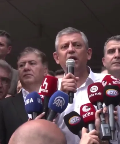 Özgür Özel: CHP sokakta, meydanda, yoldadır... Geri gelmek üzere çıkıyorum!
