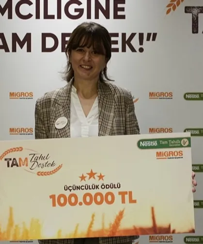 Atık durumdaki meyveleri hammaddeye dönüştürdü