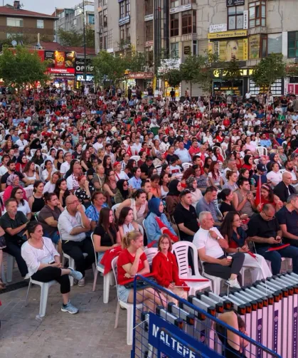 Filenin Sultanları'nın Avrupa Şampiyonluğu Maltepe'de dev ekranda kutlandı