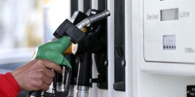 Benzin ve motorin litre fiyatına zam geldi mi? Akaryakıt fiyatları arttı mı?