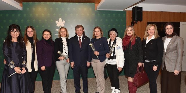 Başkan Yıldırım kadın muhtarları Davutoğlu ile buluşturdu
